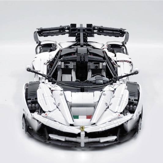 1:8 FXXK EVO custom modification, rare pearl white, oversized rear wing (4739 pieces)