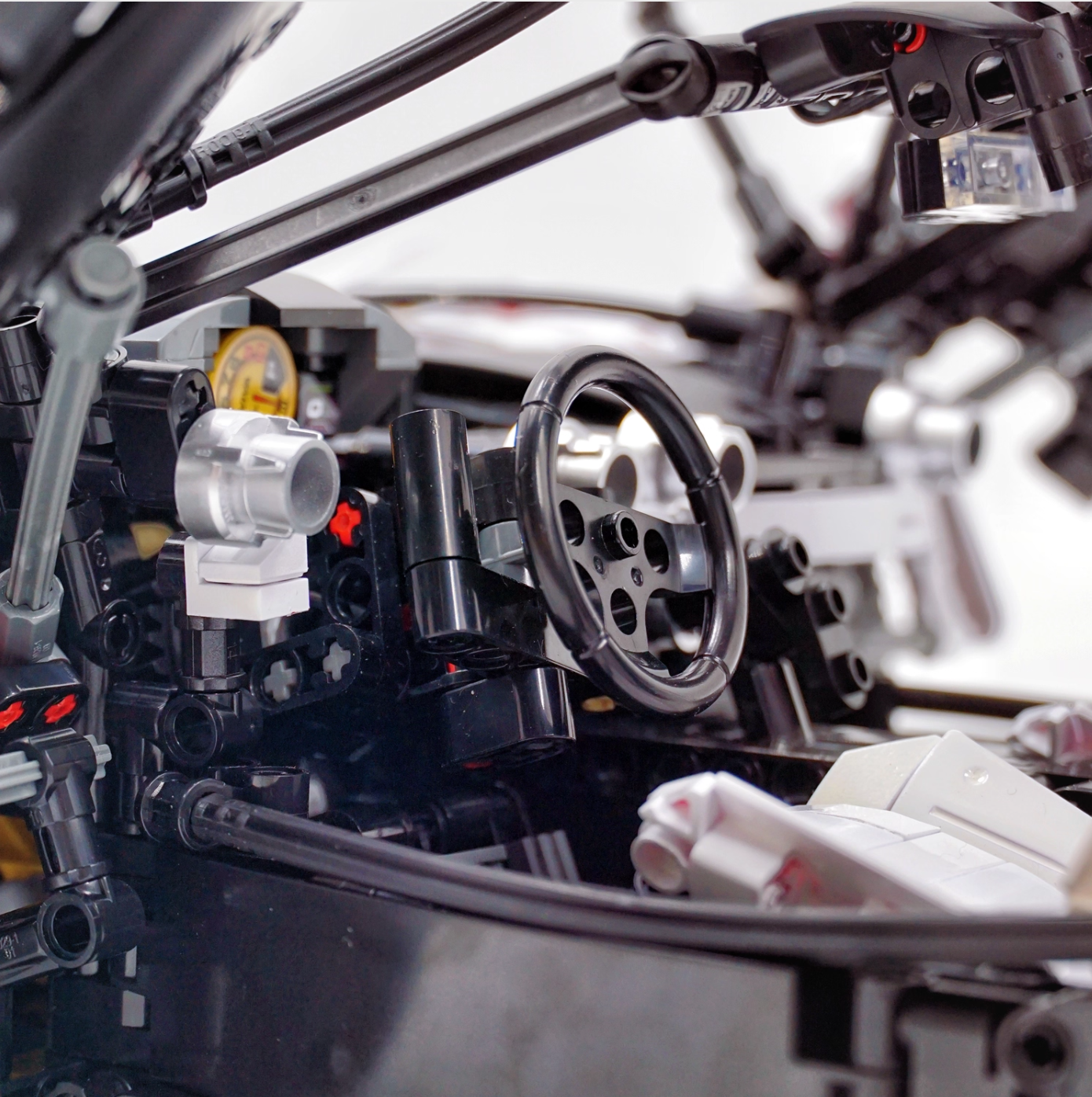 1:8 FXXK EVO custom modification, rare pearl white, oversized rear wing (4739 pieces)