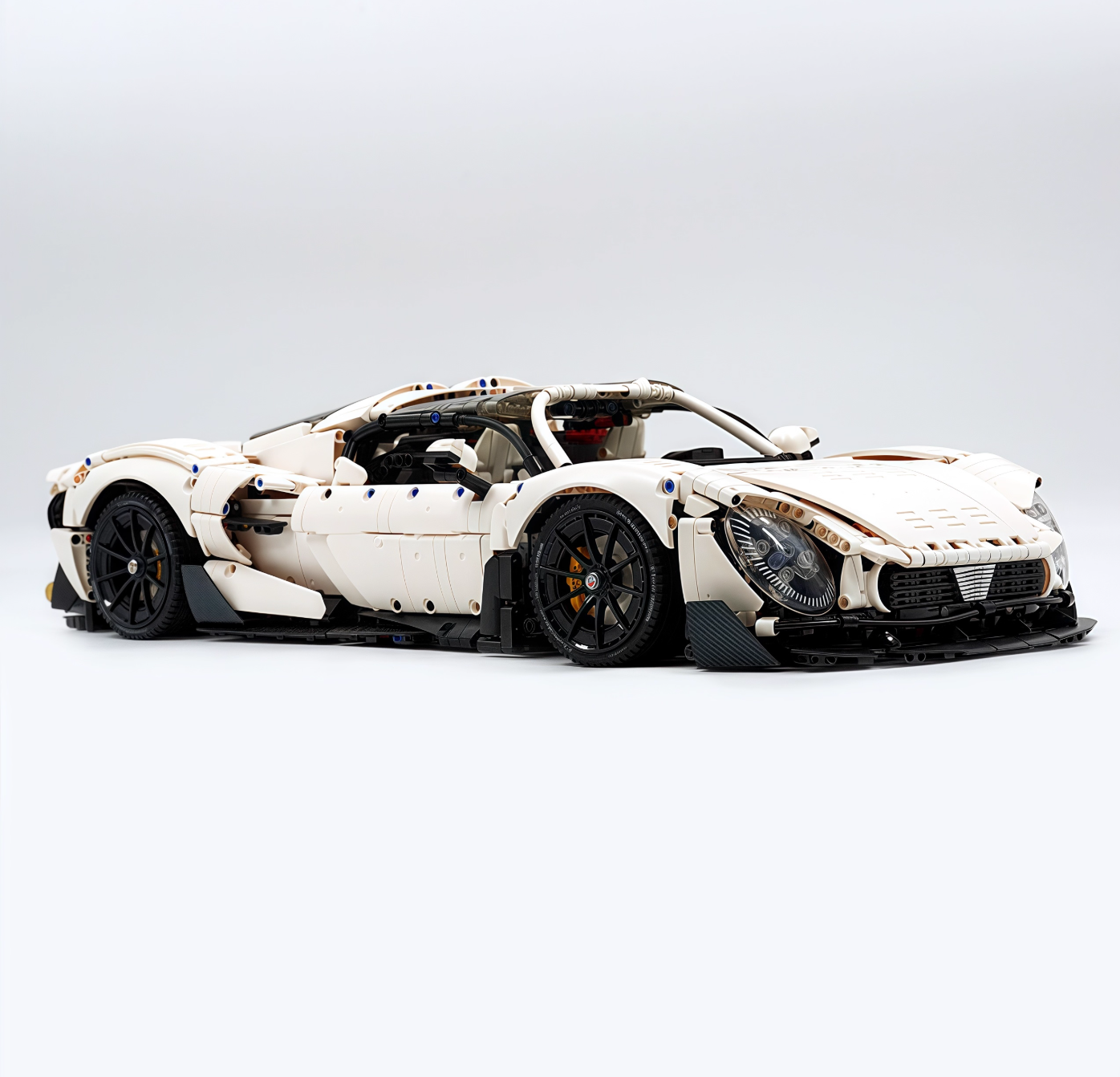 1:8 Romeo 33 Stradale supercar, White Goddess static custom version building block supercar (3861 pieces)