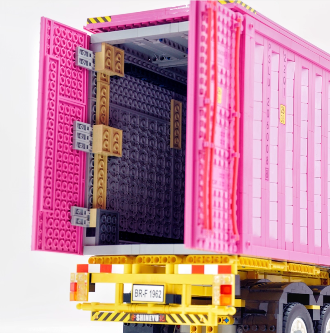 1: 8 powder box trailers, total length 110cm (8000+PCS)
